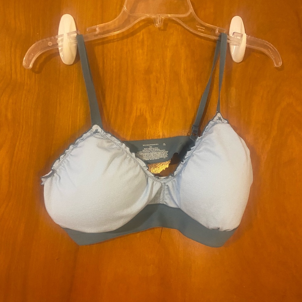 NWOT🔥No Boundaries Light Blue Ruffled Bra